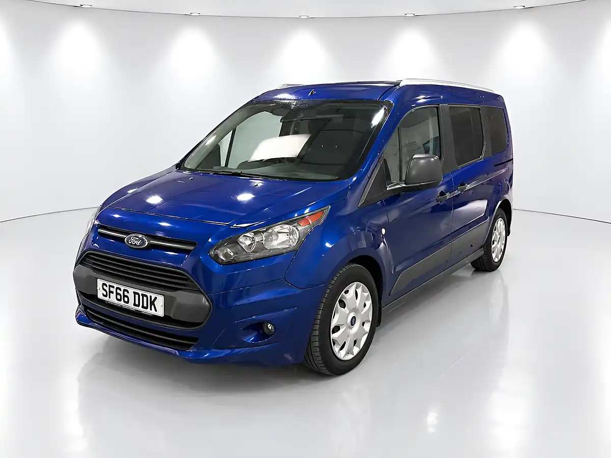 Used 2016 Ford Grand Tourneo Connect Zetec Blue - Interior and Exterior details 4