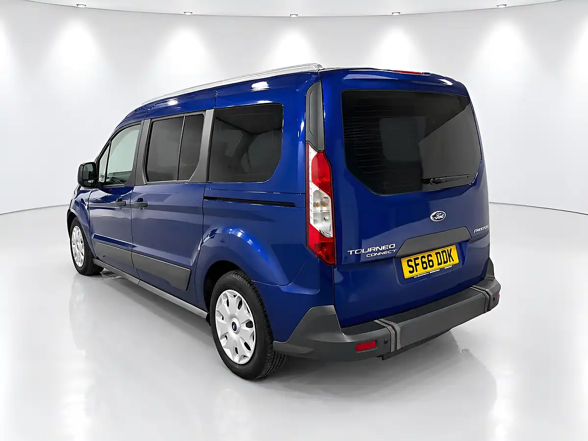 Used 2016 Ford Grand Tourneo Connect Zetec Blue - Interior and Exterior details 6