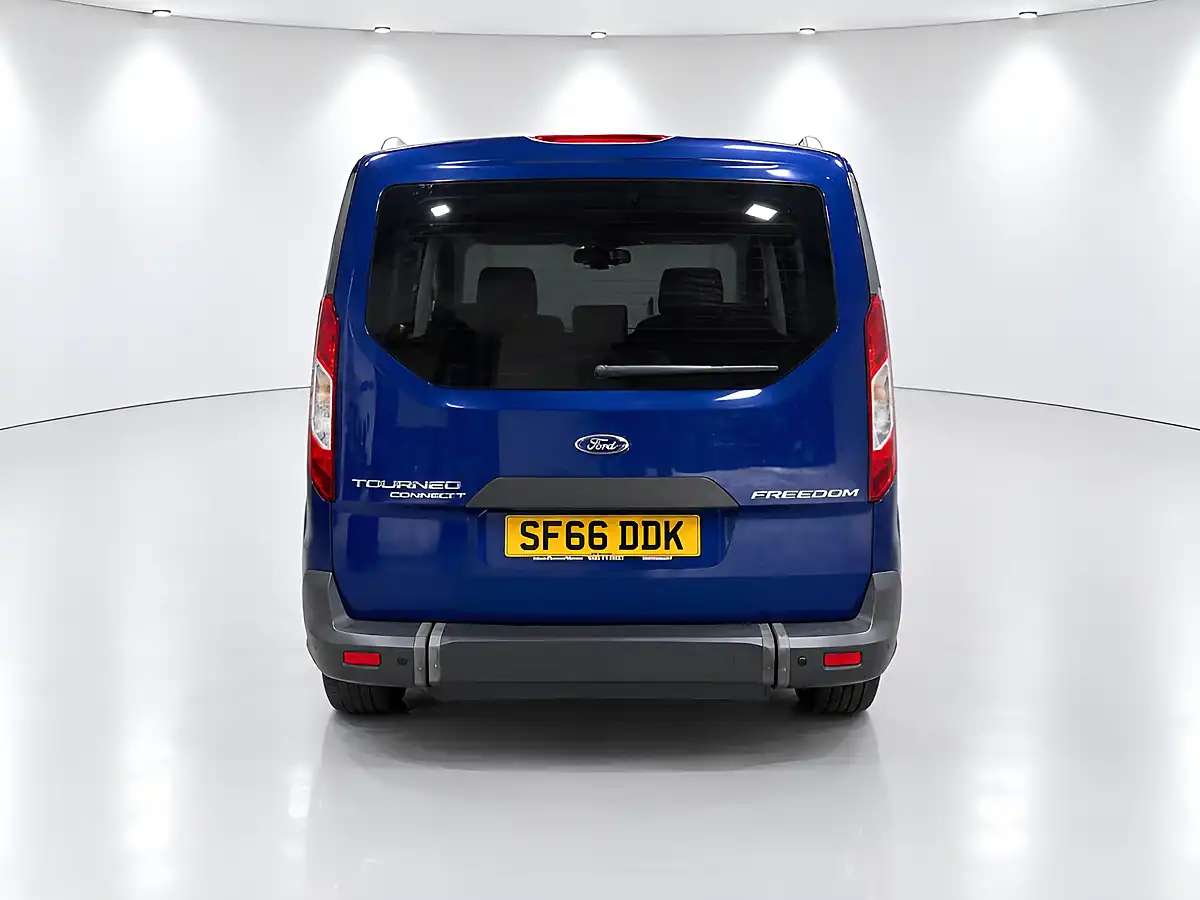 Used 2016 Ford Grand Tourneo Connect Zetec Blue - Interior and Exterior details 7