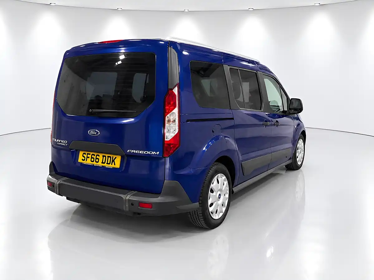 Used 2016 Ford Grand Tourneo Connect Zetec Blue - Interior and Exterior details 8