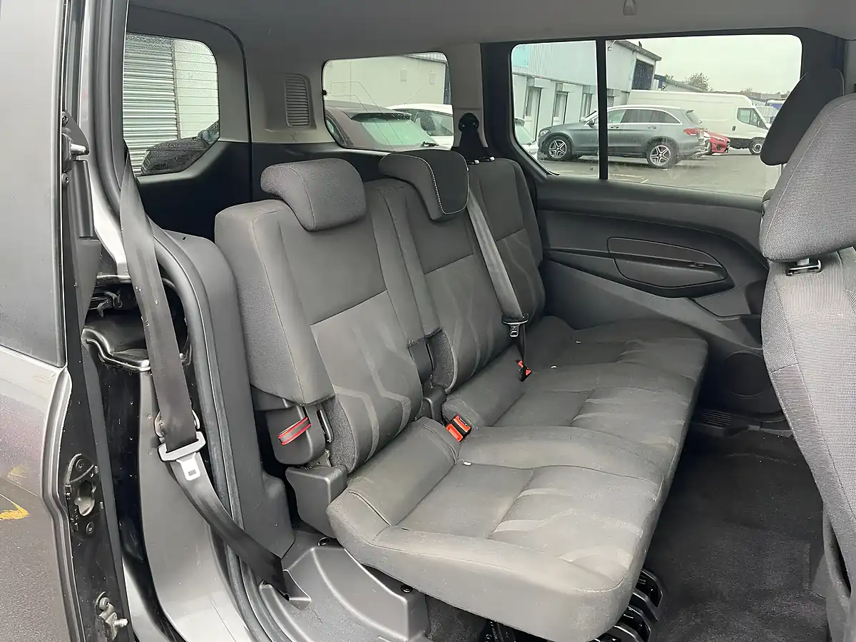 Used 2016 Ford Grand Tourneo Connect Zetec Grey - Interior and Exterior details 10