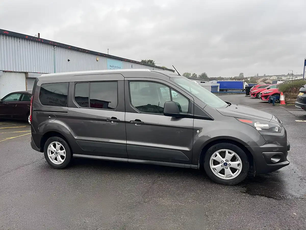 Used 2016 Ford Grand Tourneo Connect Zetec Grey - Interior and Exterior details 4