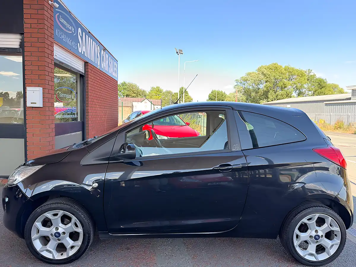 Used 2016 Ford Ka Zetec Black - Interior and Exterior details 9