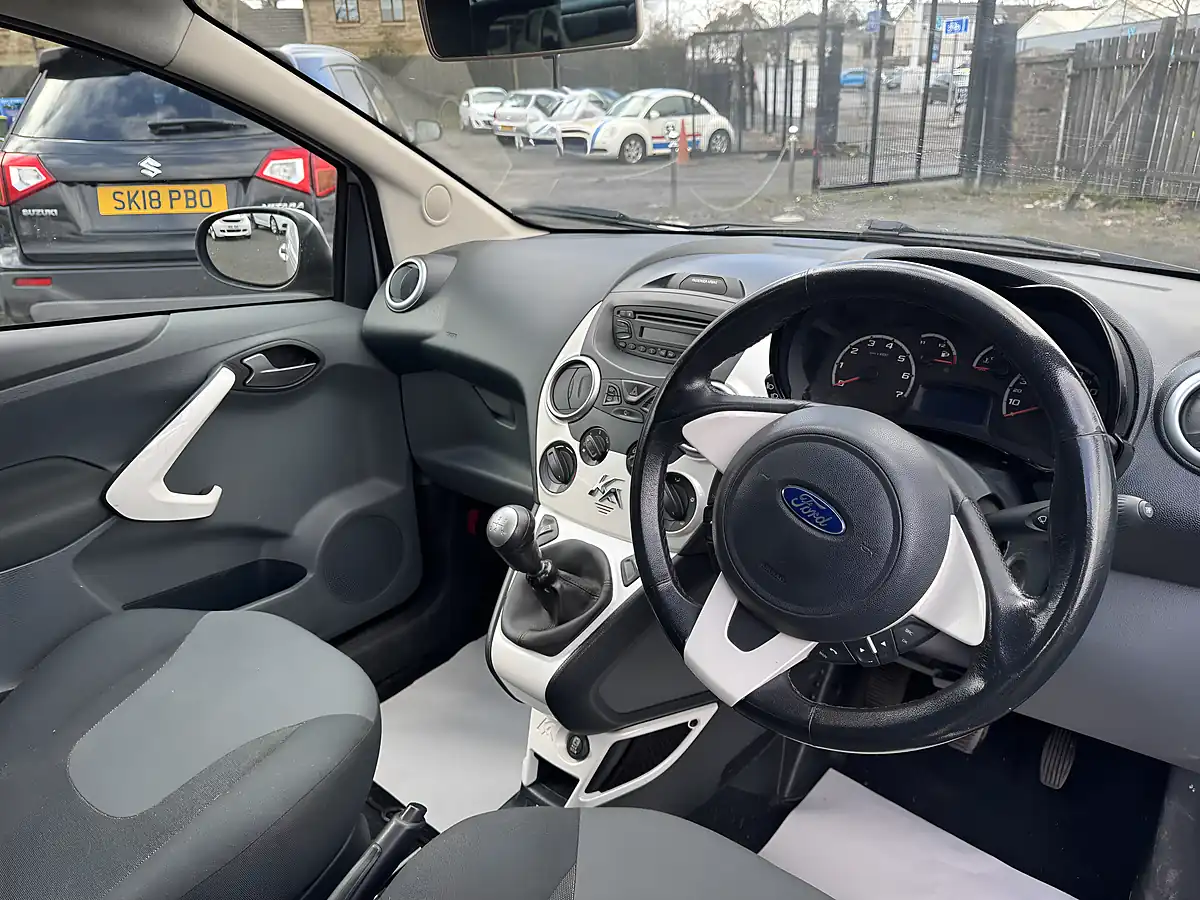 Used 2016 Ford Ka Zetec Silver - Interior and Exterior details 16