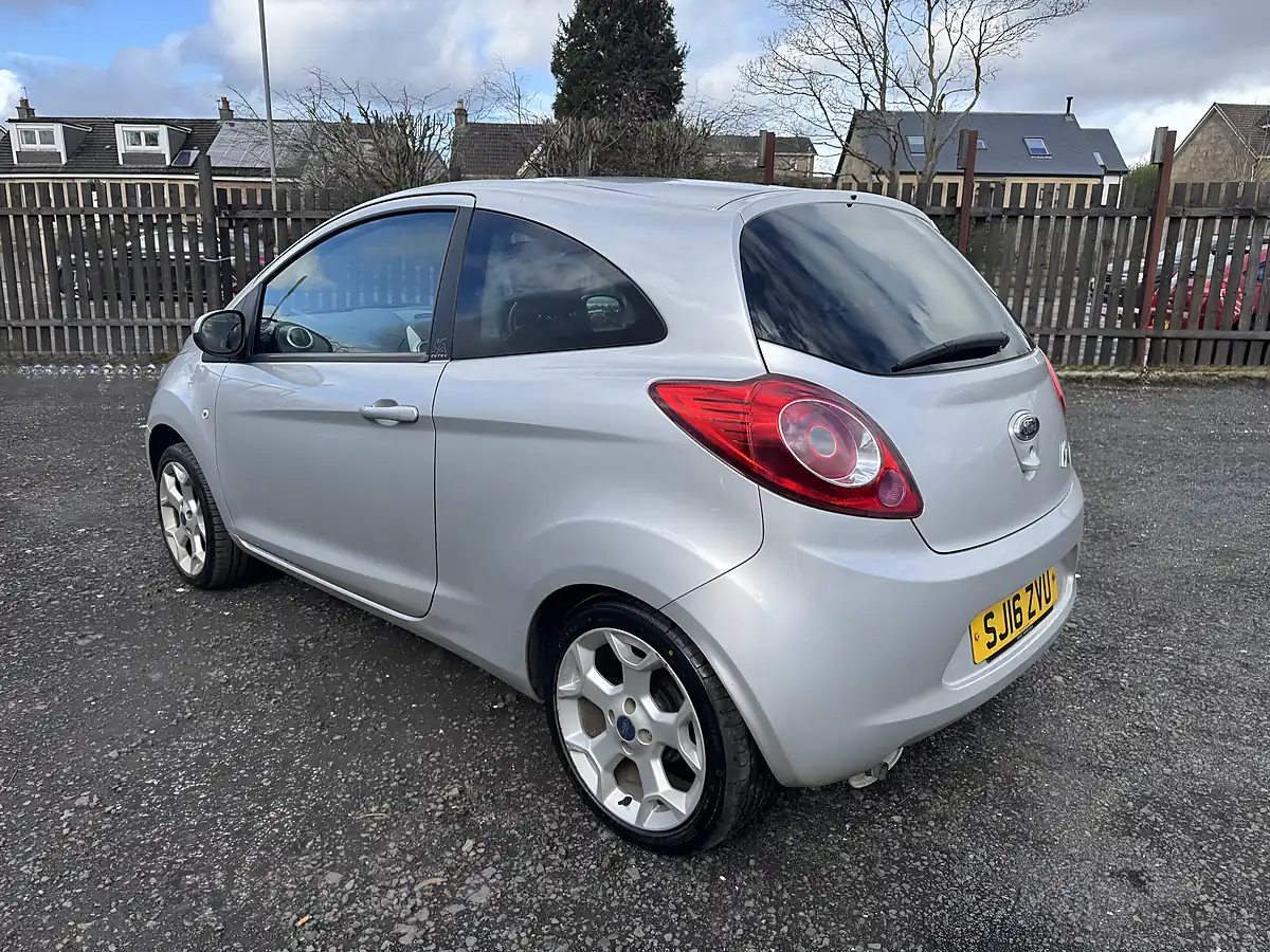 Used 2016 Ford Ka Zetec Silver - Interior and Exterior details 8