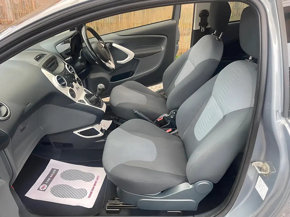 Used 2016 Ford Ka Zetec Silver - Interior and Exterior details 17