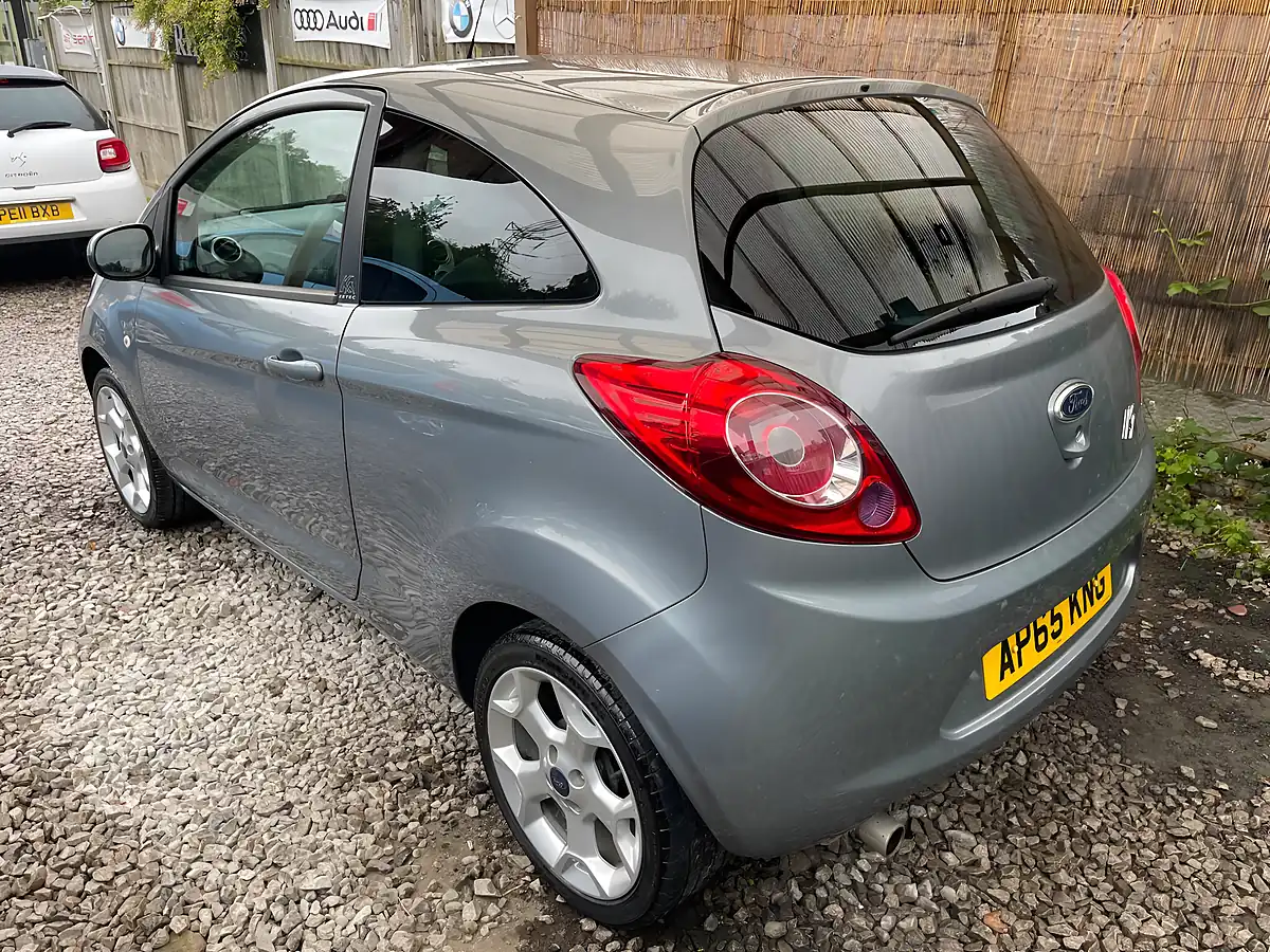 Used 2016 Ford Ka Zetec Silver - Interior and Exterior details 7