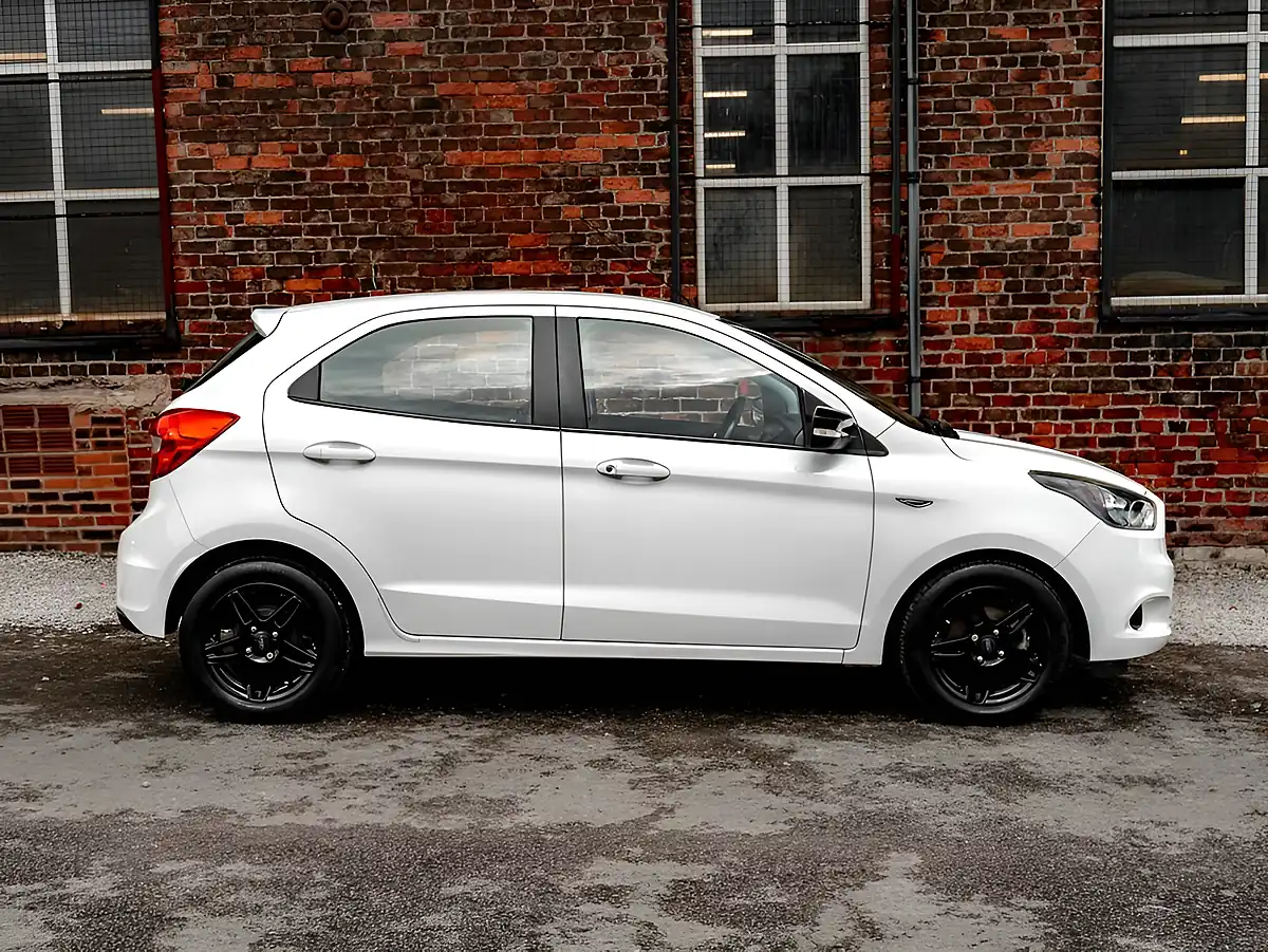 Used 2016 Ford Ka+ Zetec White - Interior and Exterior details 11