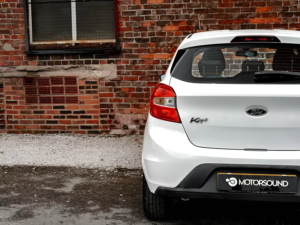 Used 2016 Ford Ka+ Zetec White - Interior and Exterior details 13