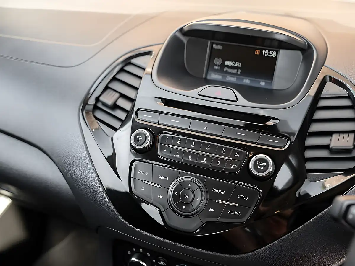 Used 2016 Ford Ka+ Zetec White - Interior and Exterior details 14