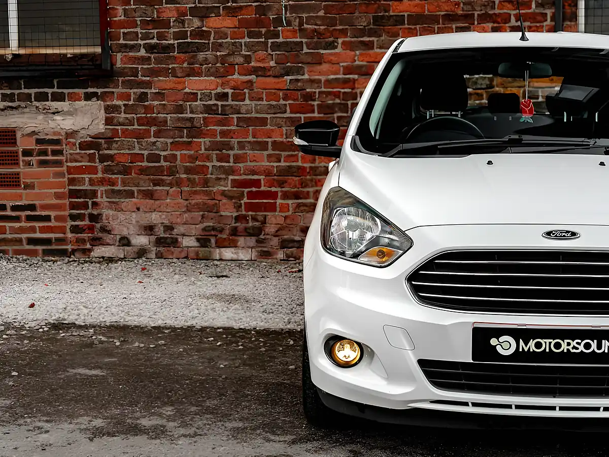 Used 2016 Ford Ka+ Zetec White - Interior and Exterior details 5
