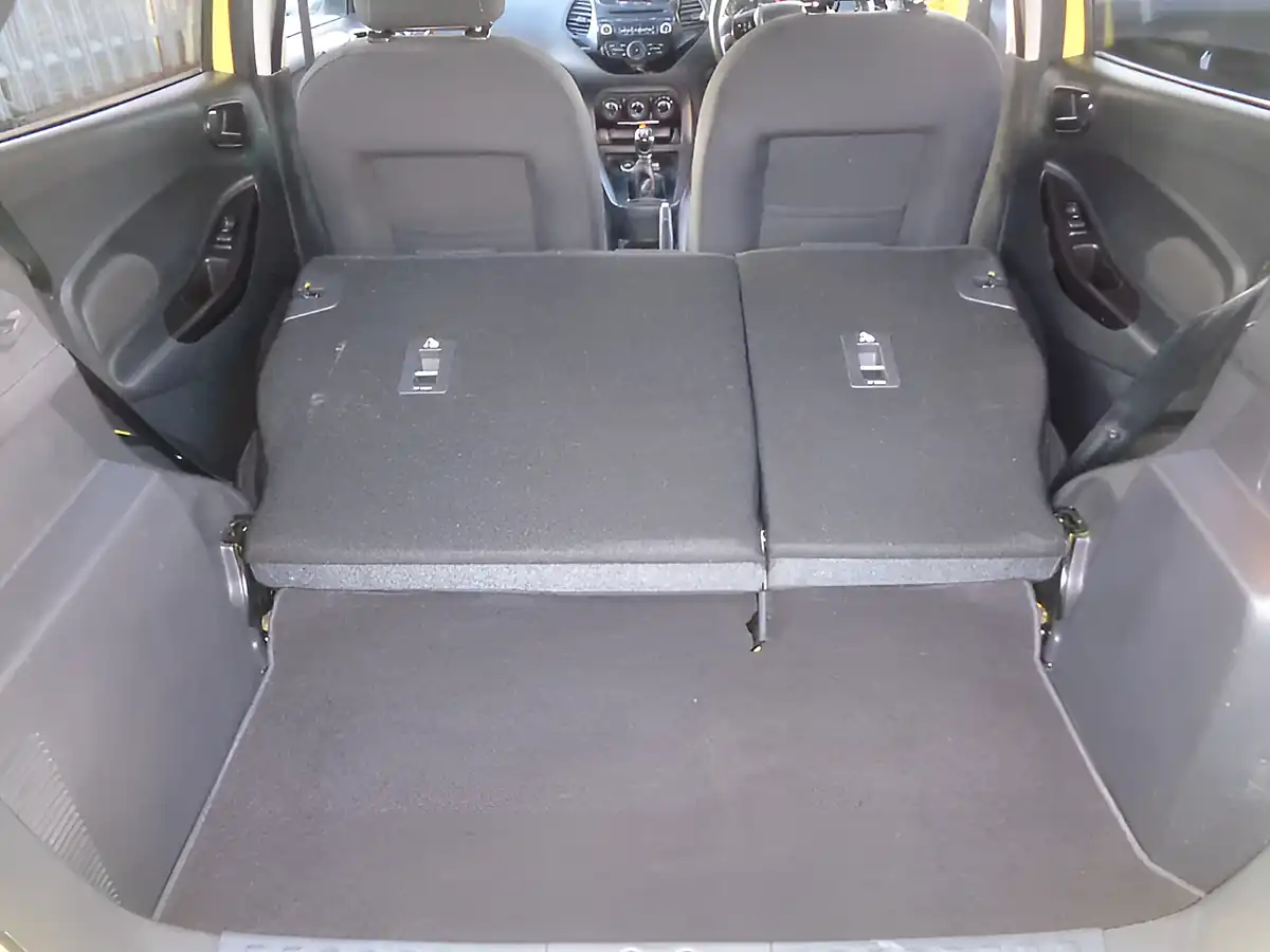 Used 2016 Ford Ka+ Zetec Yellow - Interior and Exterior details 17