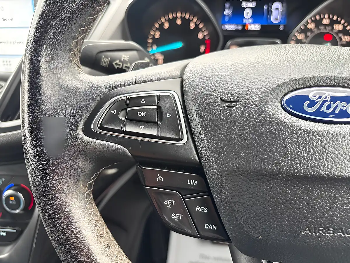 Used 2016 Ford Kuga ST-Line Grey - Interior and Exterior details 11