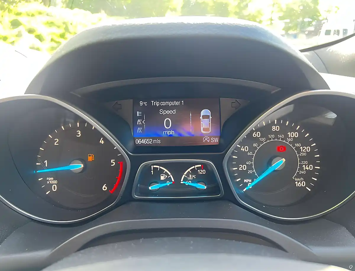 Used 2016 Ford Kuga ST-Line Moondust Silver - Interior and Exterior details 16