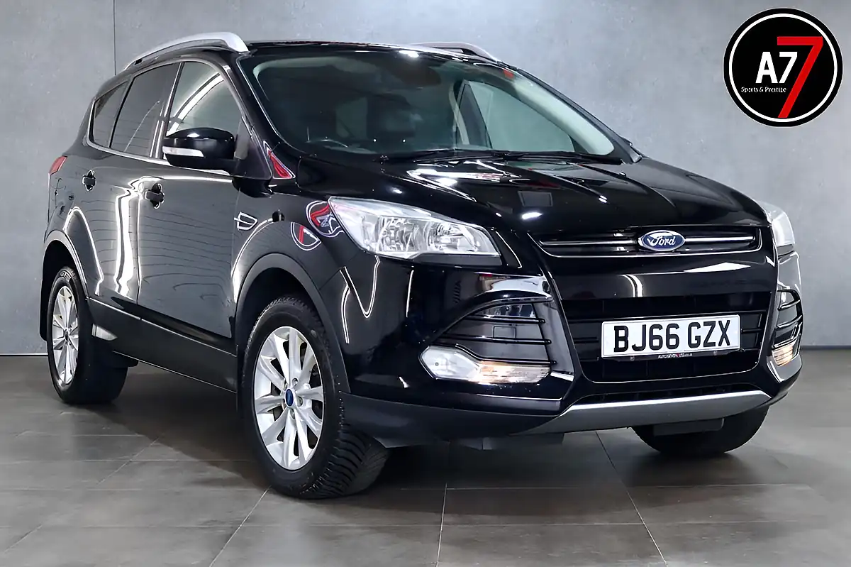 Used 2016 Ford Kuga Titanium Black - Front View