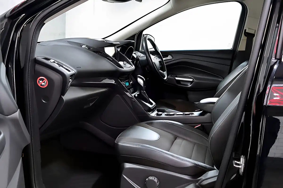 Used 2016 Ford Kuga Titanium Black - Interior and Exterior details 11