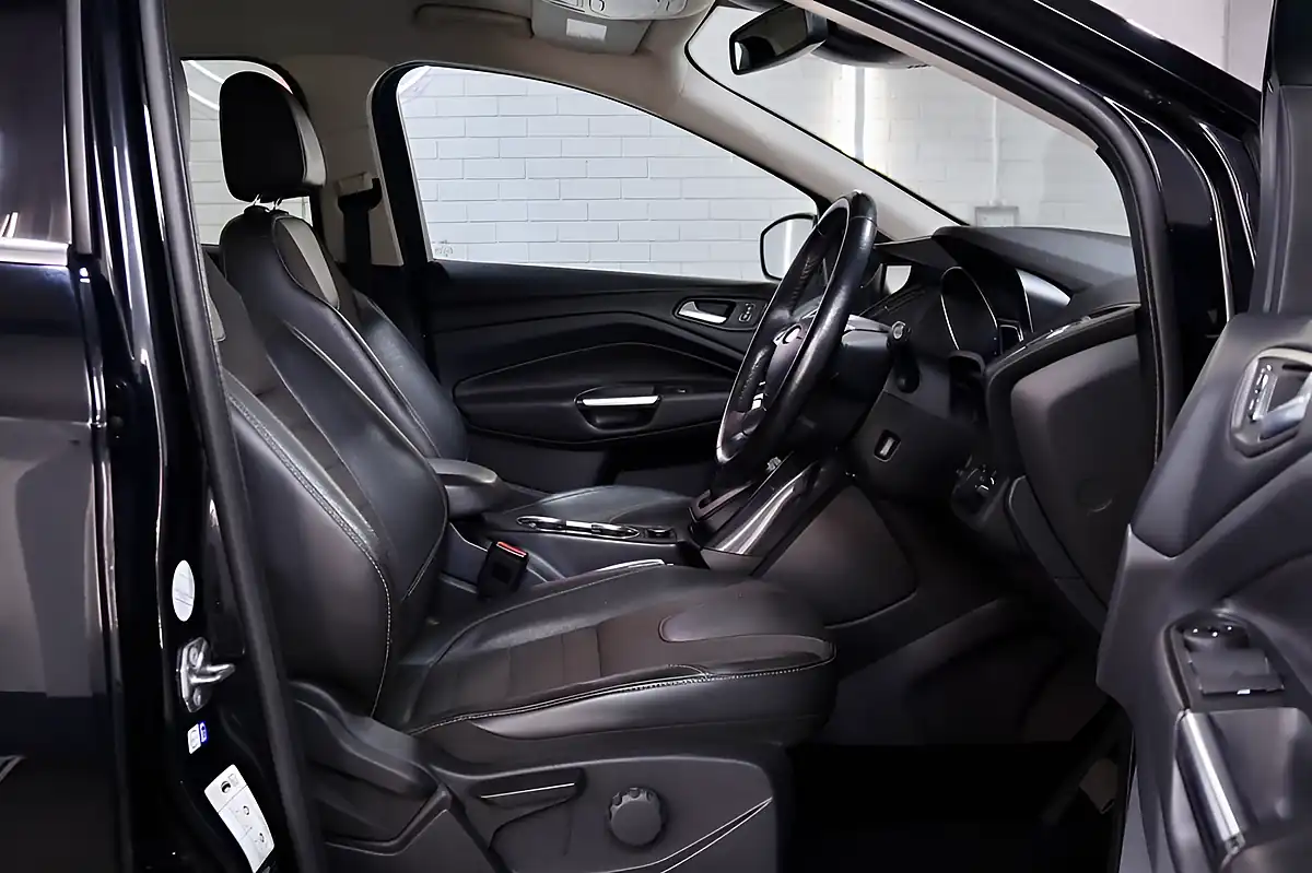 Used 2016 Ford Kuga Titanium Black - Interior and Exterior details 12