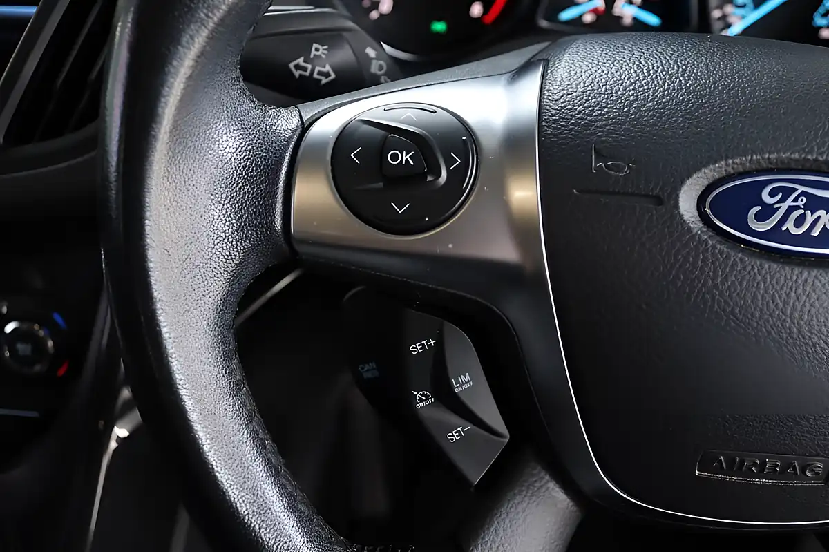 Used 2016 Ford Kuga Titanium Black - Interior and Exterior details 14