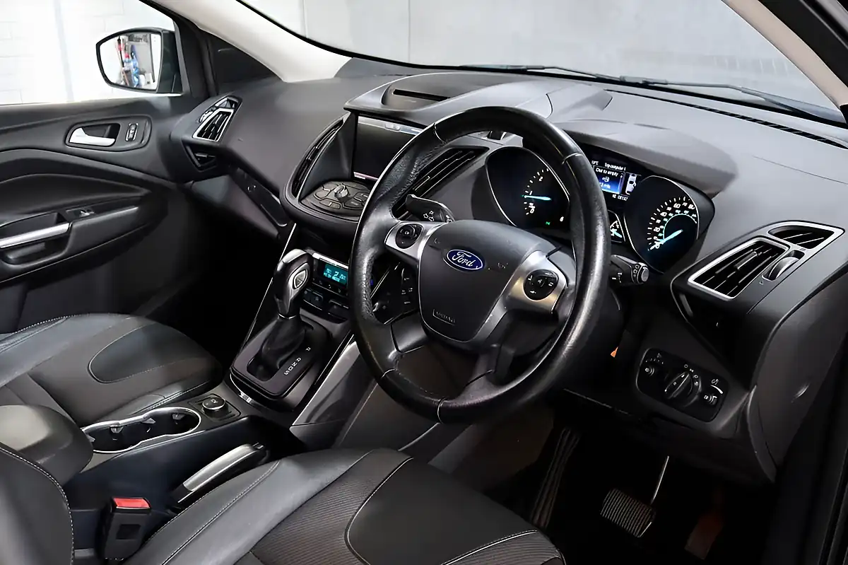Used 2016 Ford Kuga Titanium Black - Interior and Exterior details 3