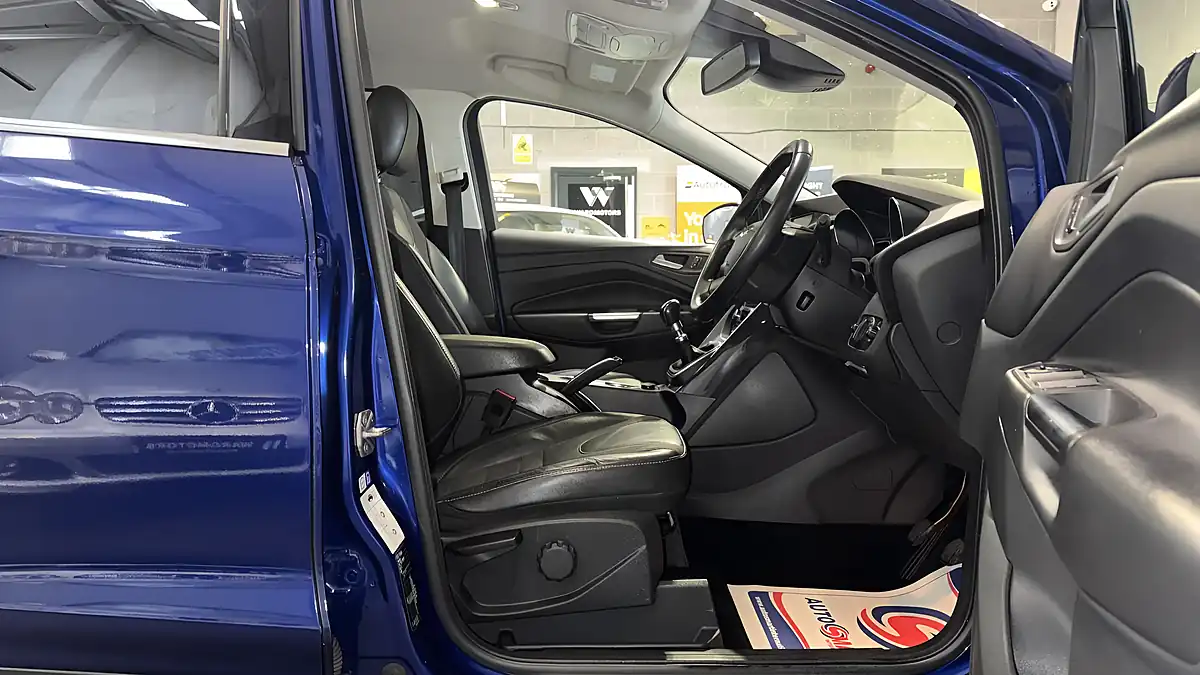 Used 2016 Ford Kuga Titanium Blue - Interior and Exterior details 10