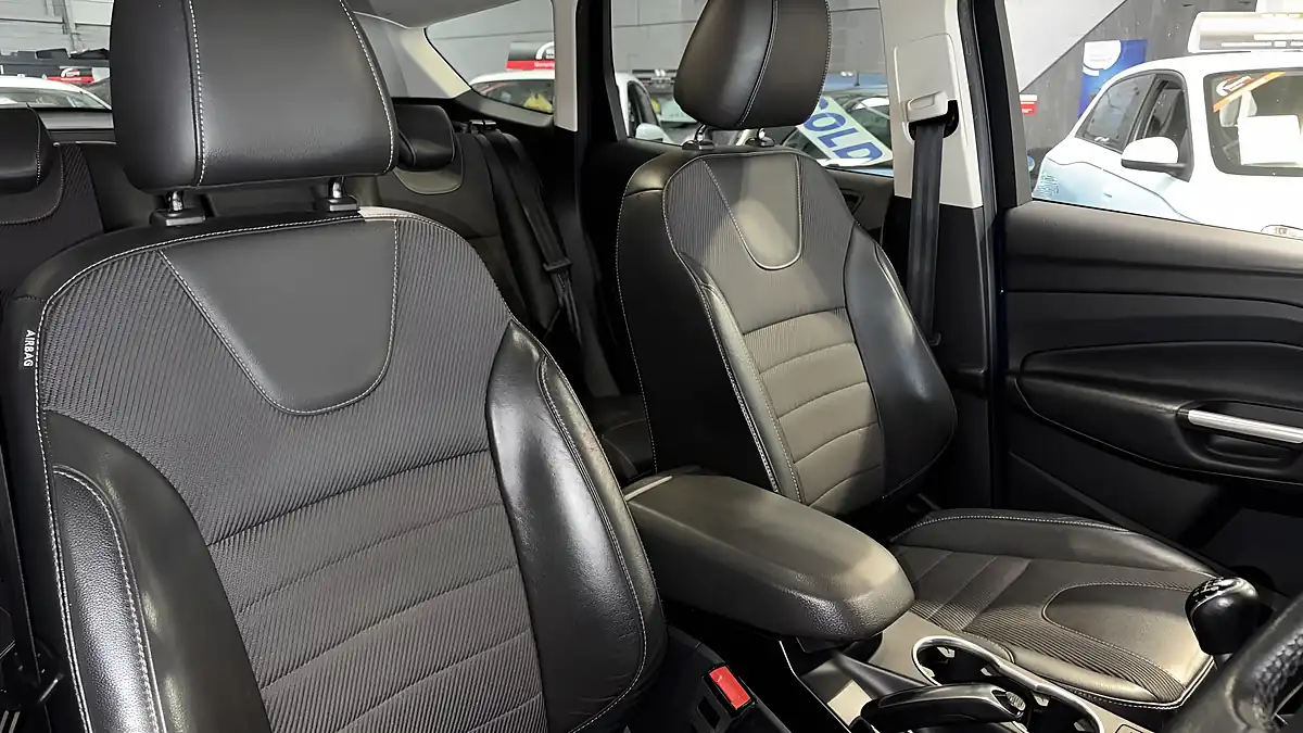Used 2016 Ford Kuga Titanium Blue - Interior and Exterior details 12