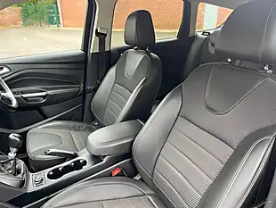 Used 2016 Ford Kuga Titanium Deep Impact Blue - Interior and Exterior details 10