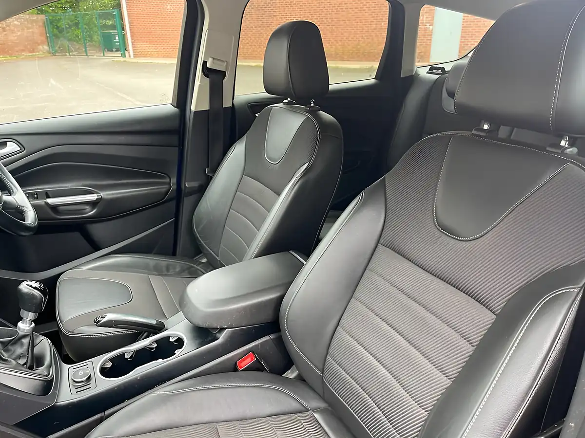 Used 2016 Ford Kuga Titanium Deep Impact Blue - Interior and Exterior details 10