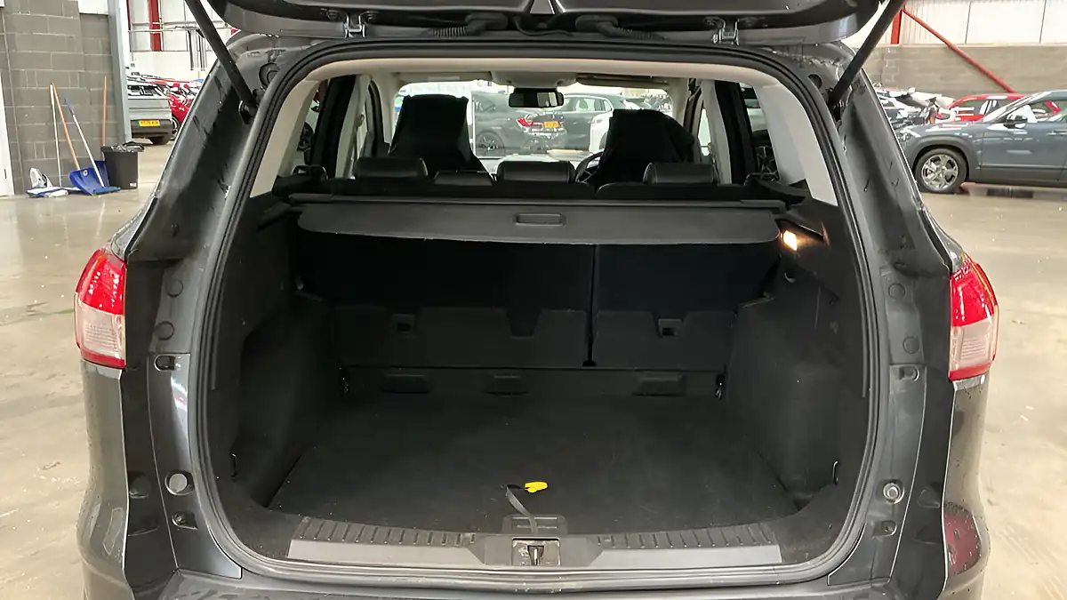 Used 2016 Ford Kuga Titanium Magnetic Grey - Interior and Exterior details 9