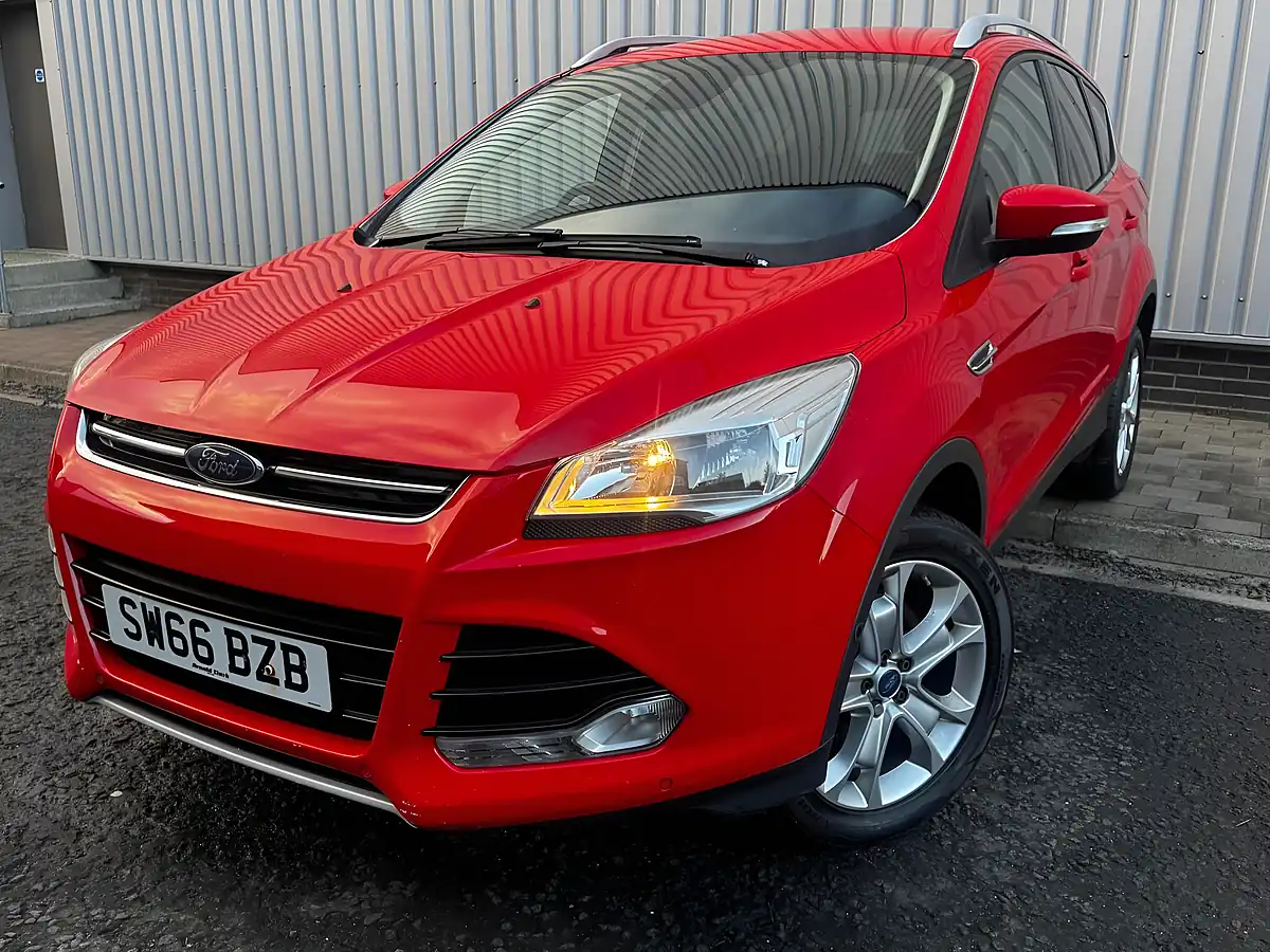 Used 2016 Ford Kuga Titanium Red - Interior and Exterior details 4