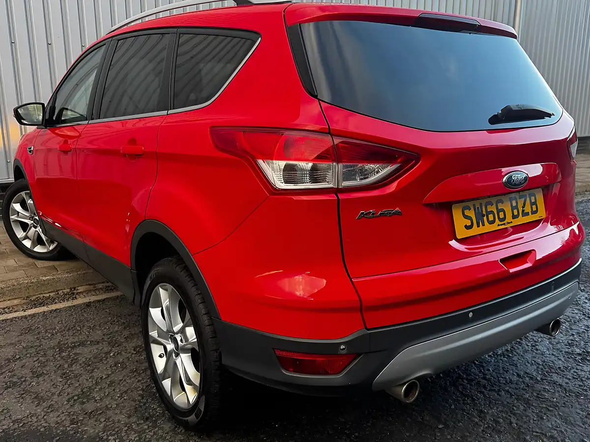 Used 2016 Ford Kuga Titanium Red - Interior and Exterior details 5