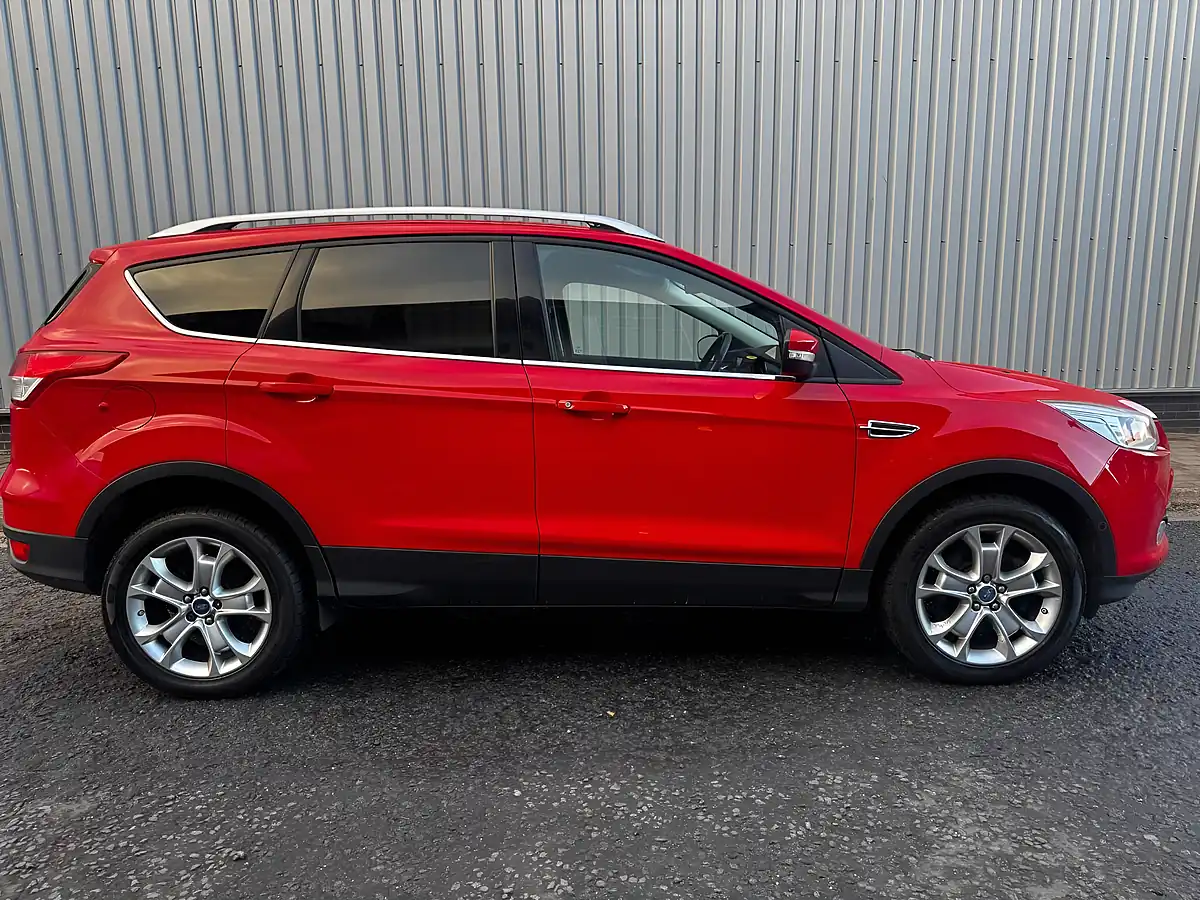 Used 2016 Ford Kuga Titanium Red - Interior and Exterior details 8