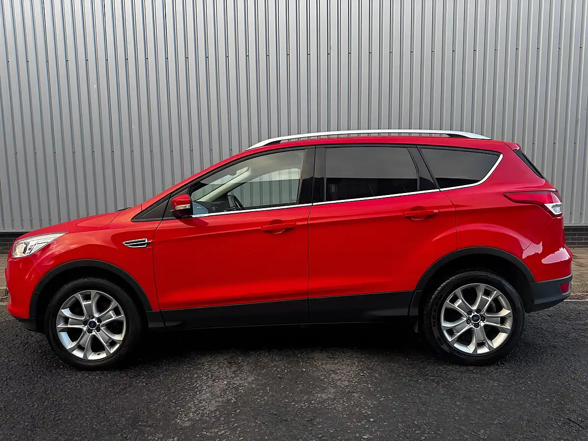 Used 2016 Ford Kuga Titanium Red - Interior and Exterior details 9