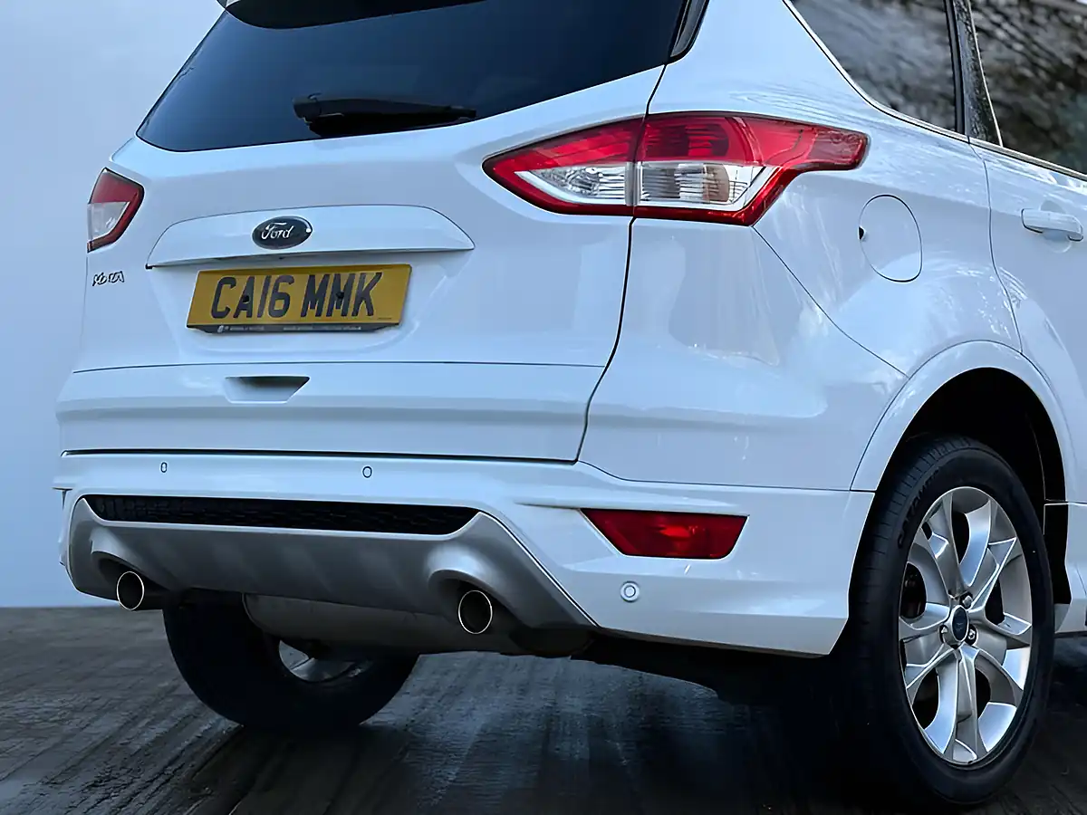 Used 2016 Ford Kuga Titanium Sport Frozen White - Interior and Exterior details 12