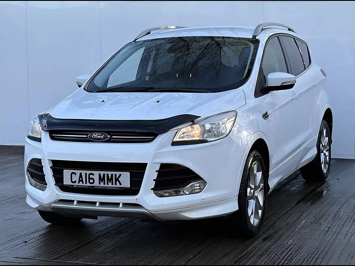 Used 2016 Ford Kuga Titanium Sport Frozen White - Interior and Exterior details 14