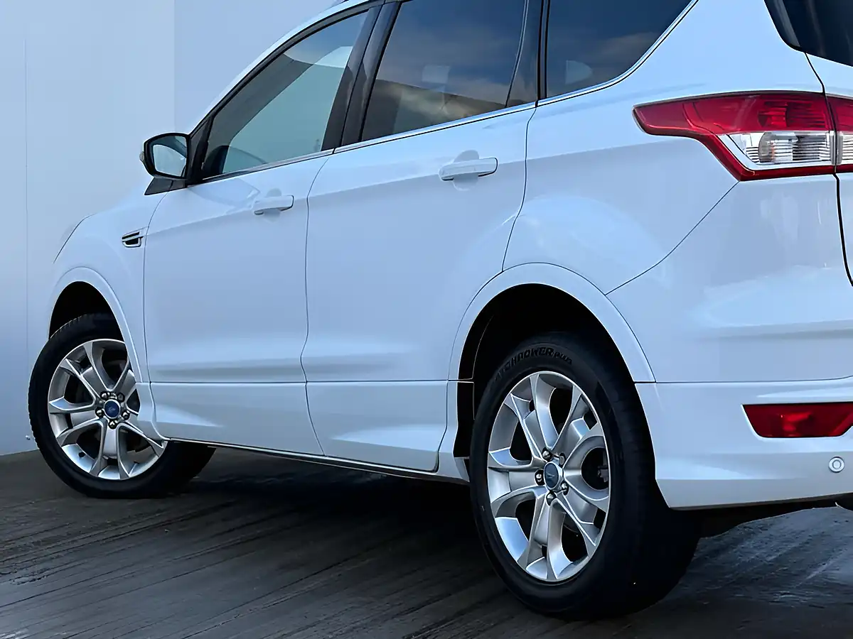 Used 2016 Ford Kuga Titanium Sport Frozen White - Interior and Exterior details 15