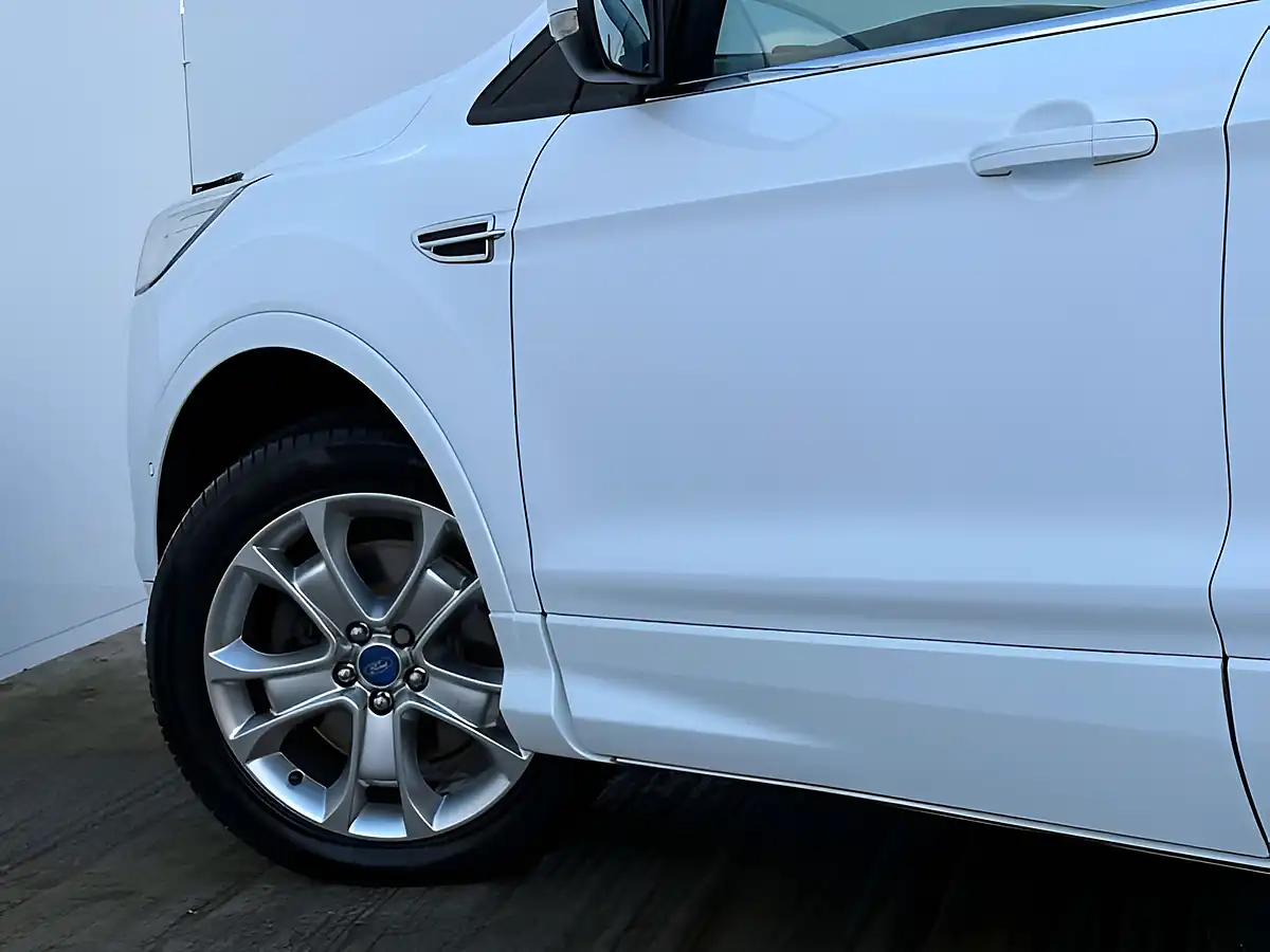 Used 2016 Ford Kuga Titanium Sport Frozen White - Interior and Exterior details 16