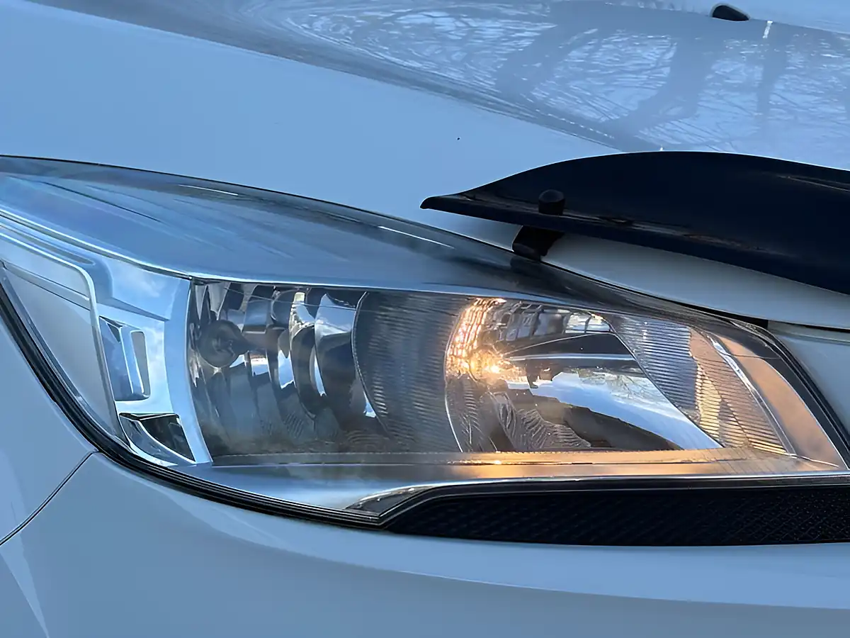 Used 2016 Ford Kuga Titanium Sport Frozen White - Interior and Exterior details 3