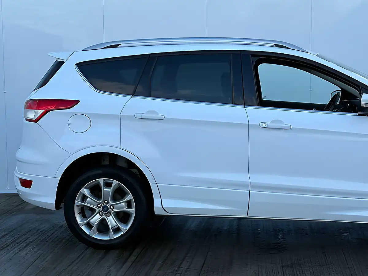 Used 2016 Ford Kuga Titanium Sport Frozen White - Interior and Exterior details 8
