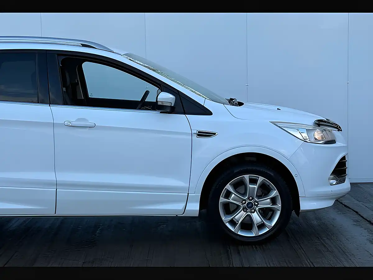 Used 2016 Ford Kuga Titanium Sport Frozen White - Interior and Exterior details 9