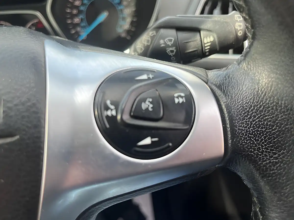 Used 2016 Ford Kuga Titanium Sport Grey - Interior and Exterior details 8