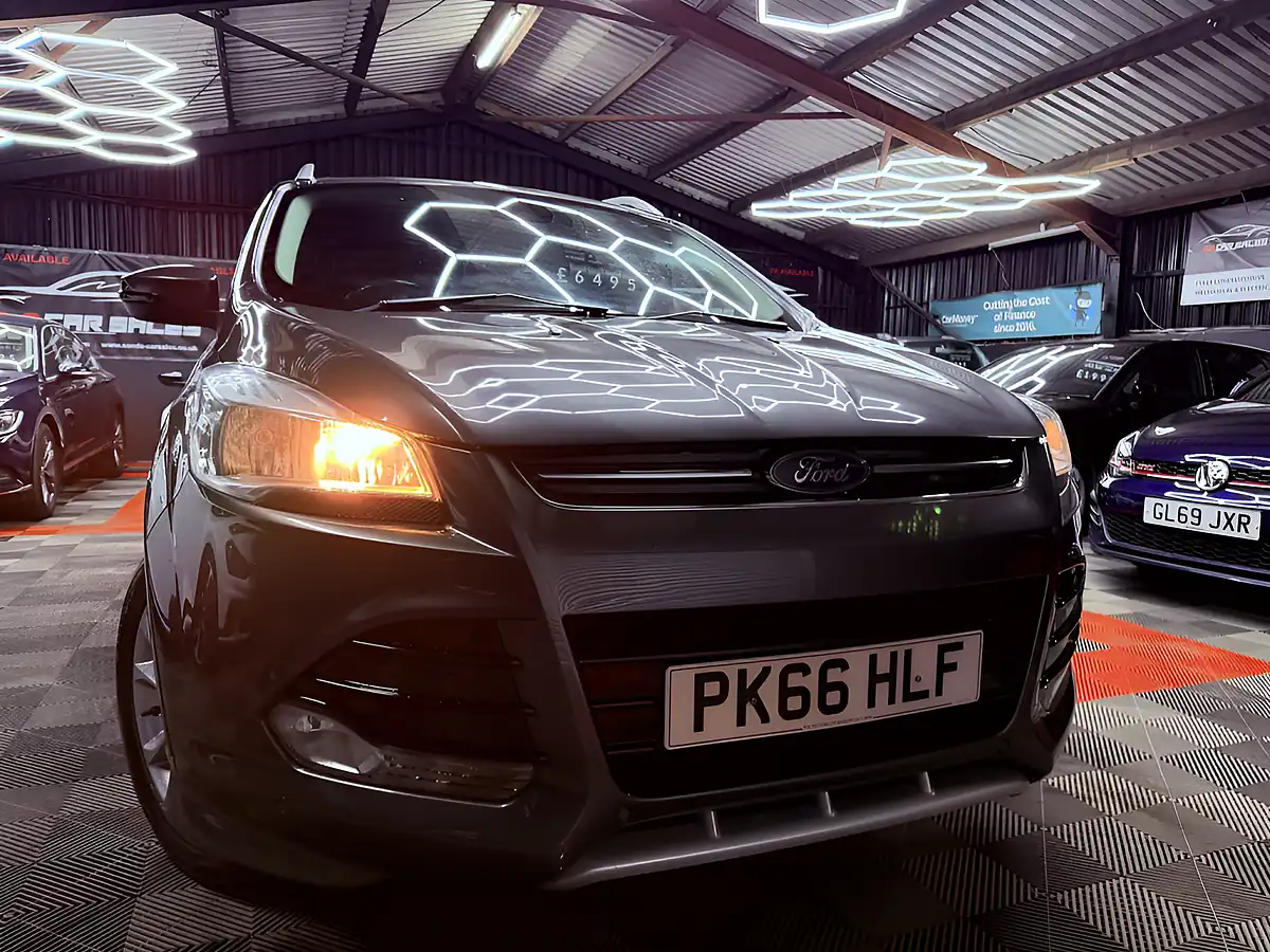 Used 2016 Ford Kuga Titanium Sport Grey - Front View