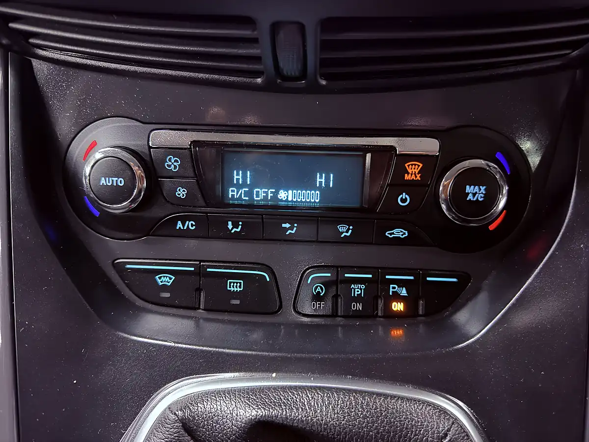 Used 2016 Ford Kuga Titanium Sport Grey - Interior and Exterior details 18