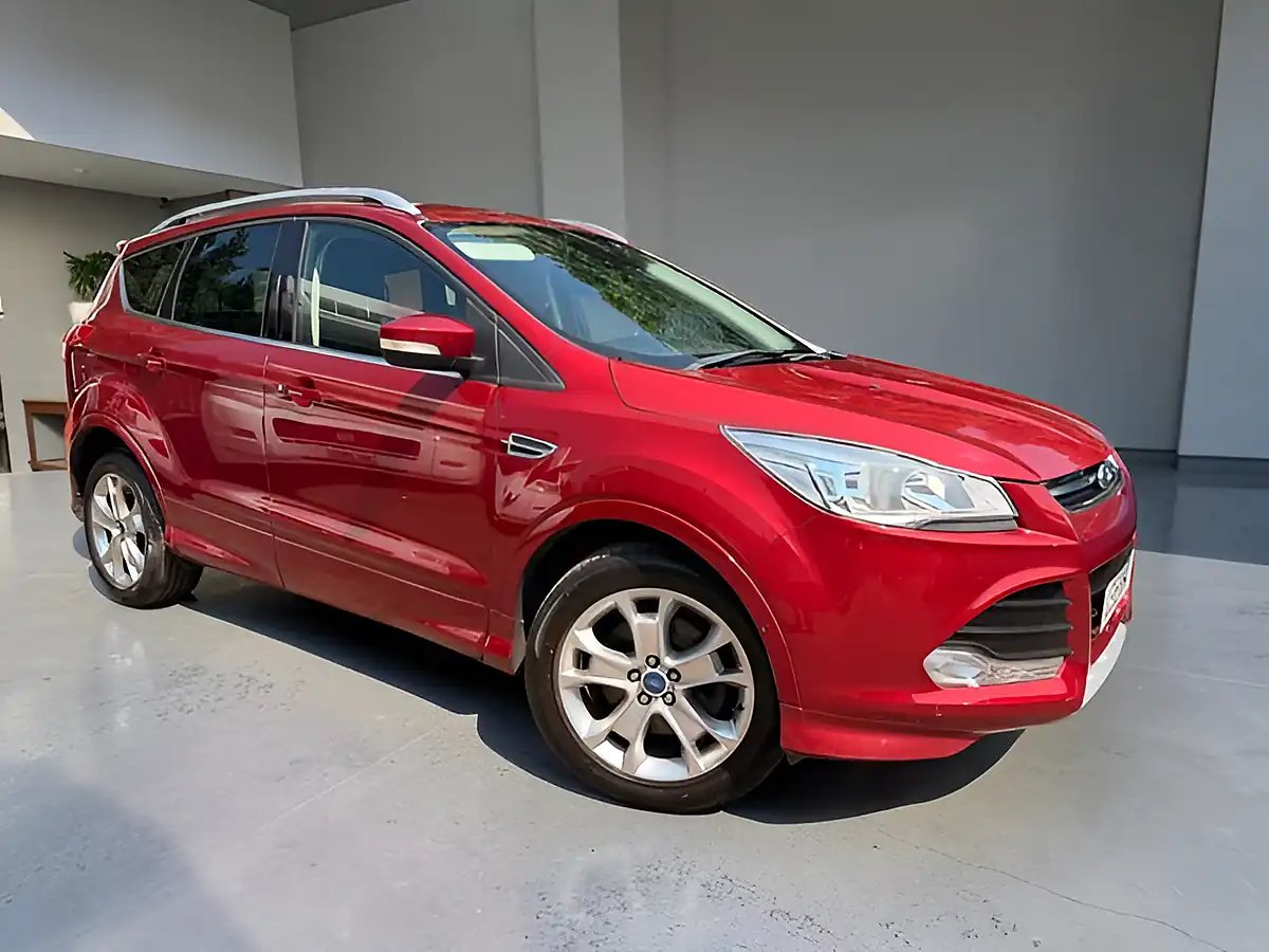 Used 2016 Ford Kuga Titanium Sport Red - Front View