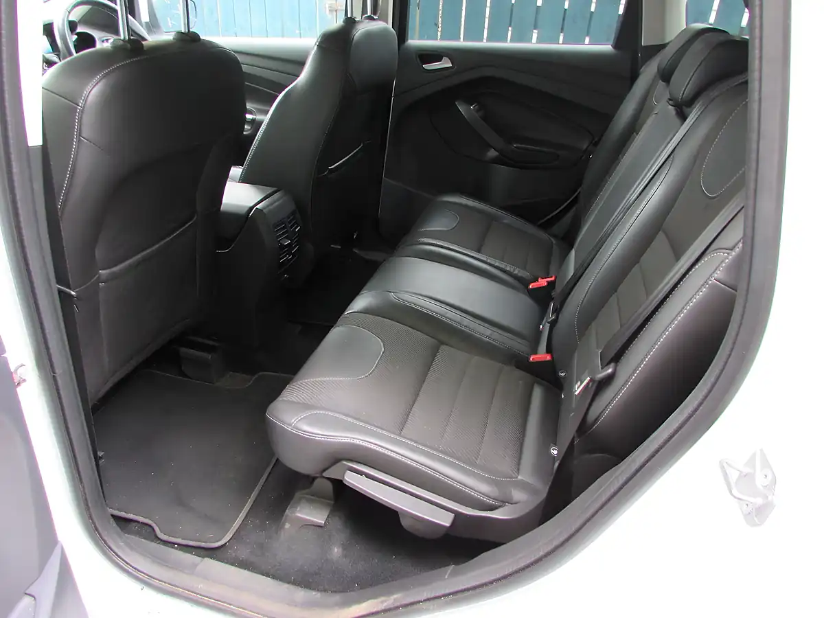 Used 2016 Ford Kuga Titanium Sport White - Interior and Exterior details 17
