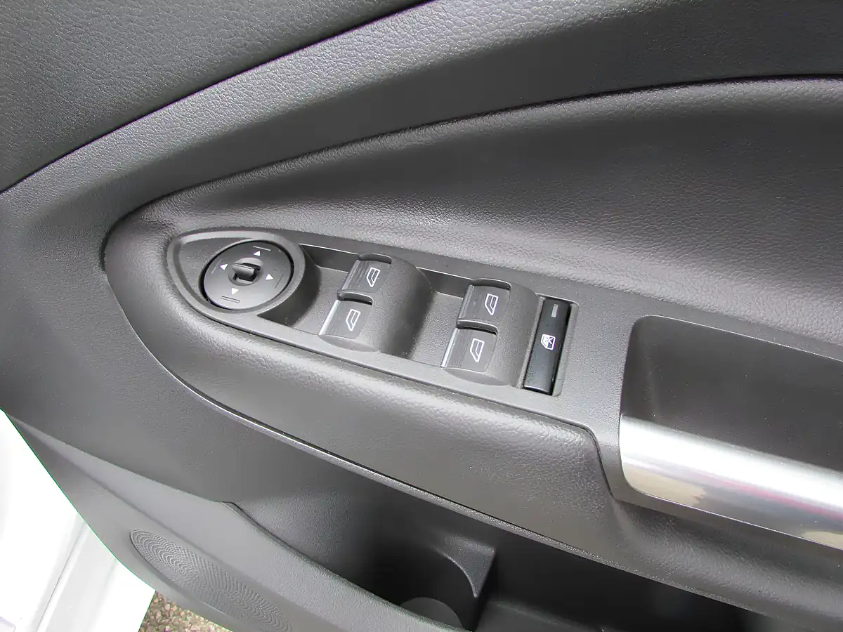 Used 2016 Ford Kuga Titanium Sport White - Interior and Exterior details 8
