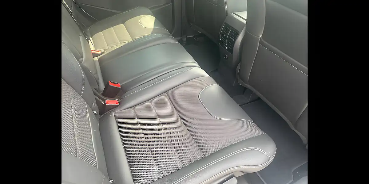 Used 2016 Ford Kuga Titanium White - Interior and Exterior details 11