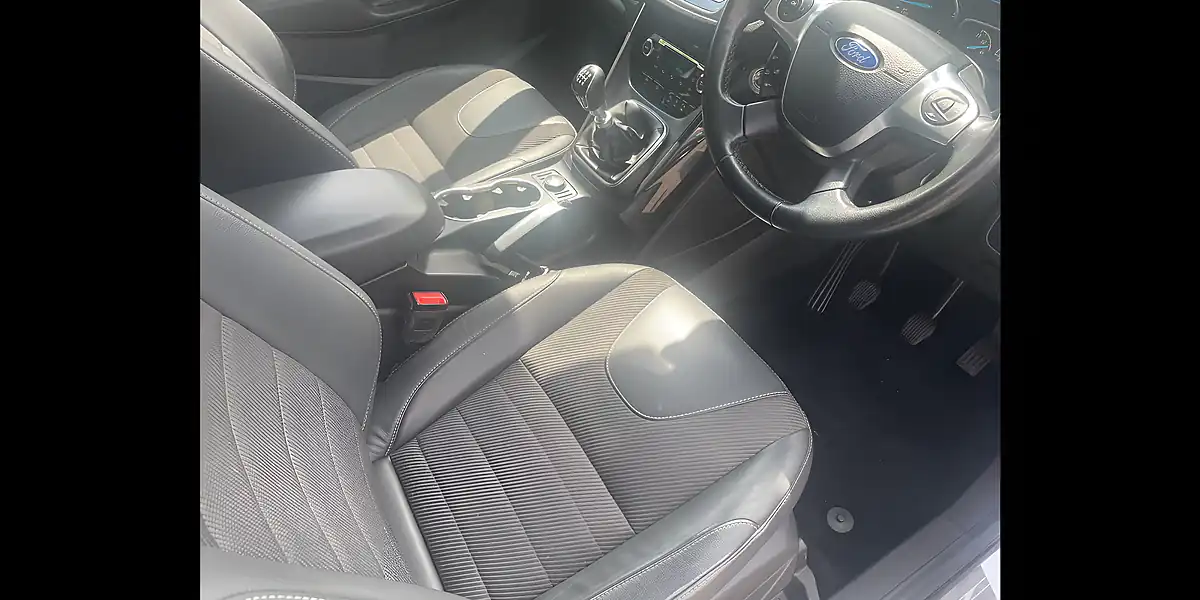 Used 2016 Ford Kuga Titanium White - Interior and Exterior details 12