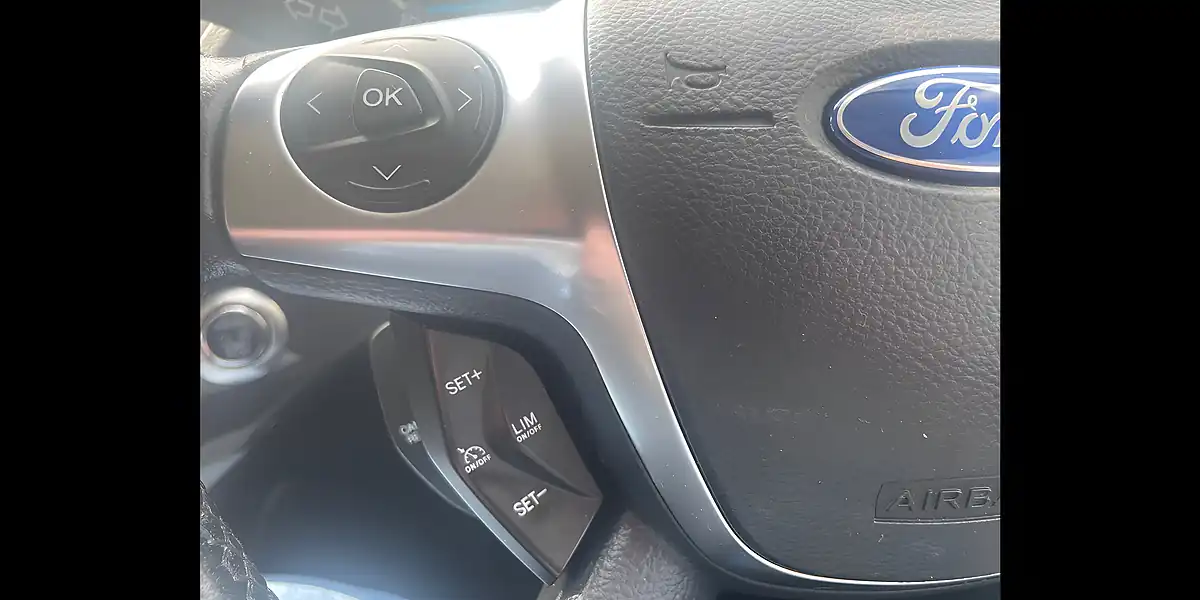 Used 2016 Ford Kuga Titanium White - Interior and Exterior details 18