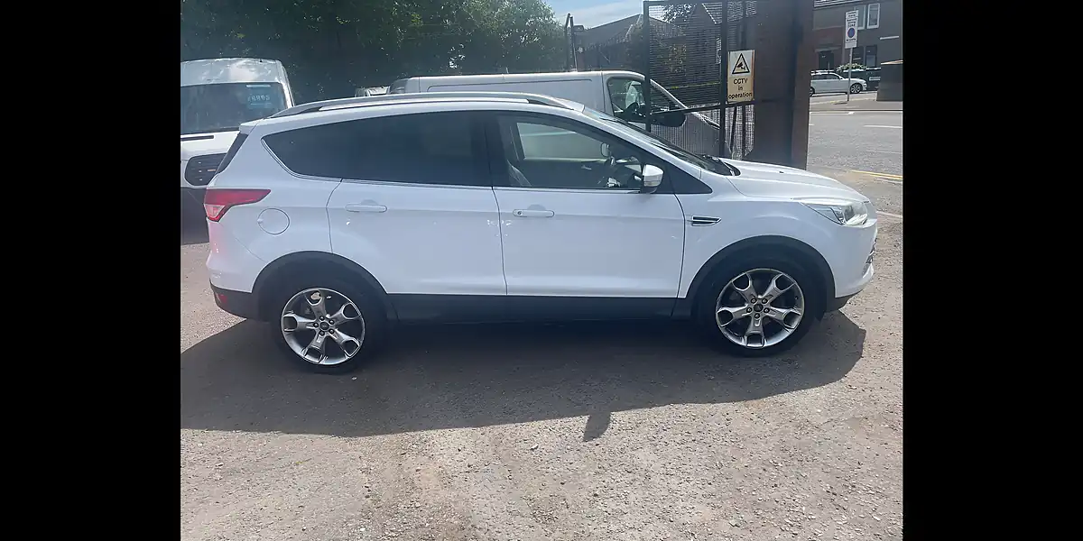 Used 2016 Ford Kuga Titanium White - Interior and Exterior details 3