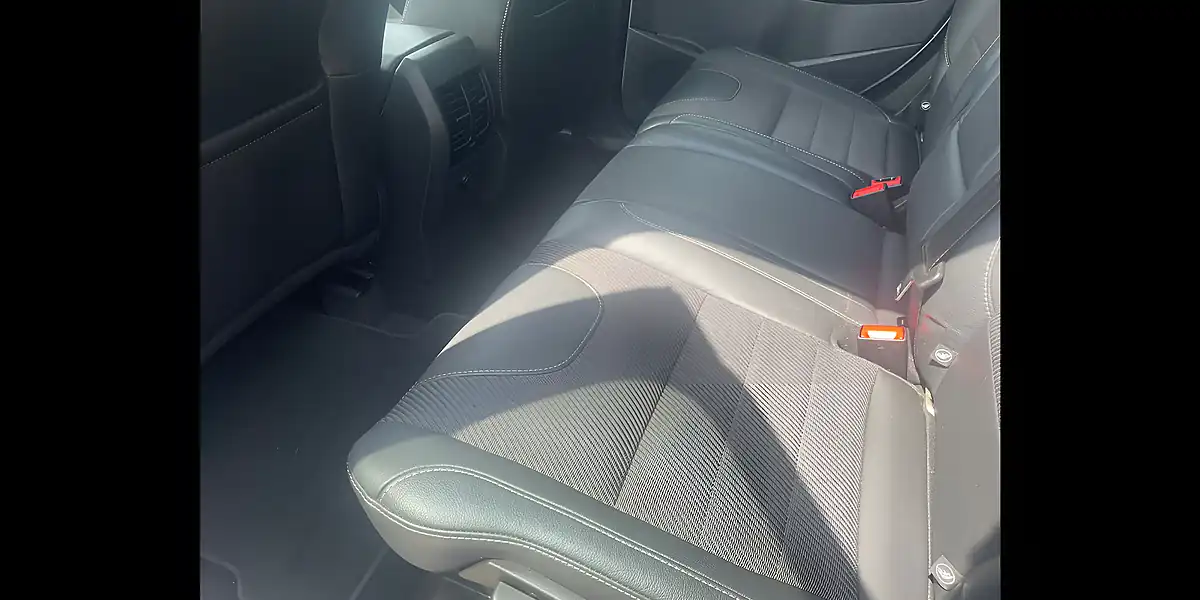 Used 2016 Ford Kuga Titanium White - Interior and Exterior details 9
